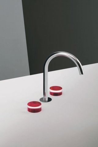 rubinetto e manopole rosse collezione Nice di Fantini (design Matteo Thun-Antonio Rodriguez) rubinetto e manopole rosse collezione Nice di Fantini (design Matteo Thun-Antonio Rodriguez)