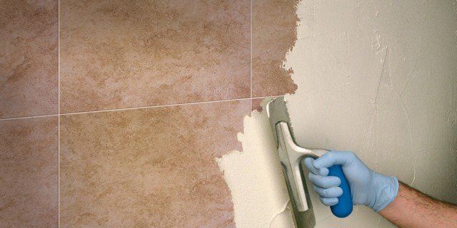 Rifare il bagno senza togliere le piastrelle e con piccoli ... Rifare il pavimento senza togliere il vecchio
