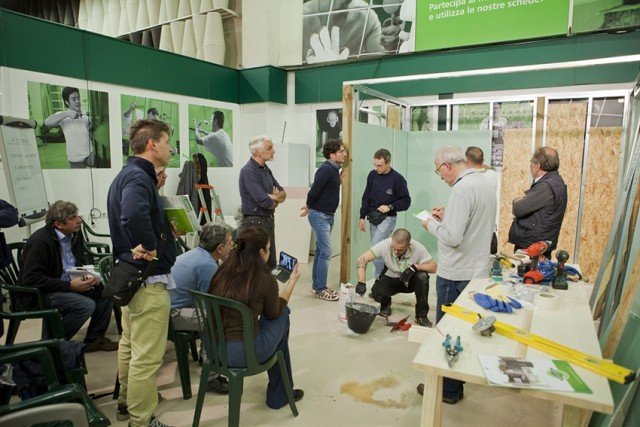 Leroy Merlin, azienda specializzata in bricolage e fai da te realizza all’interno dei suoi punti vendita sparsi in tutta Italia dei corsi gratuiti per il fai da te aperti a tutti i loro clienti Leroy Merlin, azienda specializzata in bricolage e fai da te realizza all’interno dei suoi punti vendita sparsi in tutta Italia dei corsi gratuiti per il fai da te aperti a tutti i loro clienti