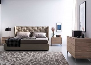 letto Wynn di Calligaris con testiera capitonnè, comodino e cassettiera boston letto Wynn di Calligaris con testiera capitonnè, comodino e cassettiera boston