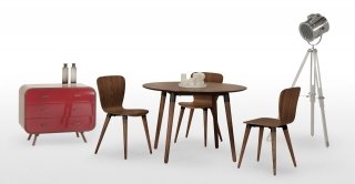 5. Edelweiss di Made.com è il set di sedie di ispirazione scandinava, moderne e sofisticate, interamente realizzate in noce. La superficie è impreziosita dalle venature e le gambe sono decorate da dettagli neri. Misura L 48 x P 49 x H 81 cm. Prezzo 189 euro (il set di 2). www.made.com 5. Edelweiss di Made.com è il set di sedie di ispirazione scandinava, moderne e sofisticate, interamente realizzate in noce. La superficie è impreziosita dalle venature e le gambe sono decorate da dettagli neri. Misura L 48 x P 49 x H 81 cm. Prezzo 189 euro (il set di 2). www.made.com