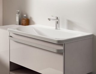 Lavabo Top con bordo colorato marrone chiaro Tonic II; miscelatore Tonic II. Lavabo Top con bordo colorato marrone chiaro Tonic II; miscelatore Tonic II.