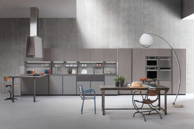 11. XP di Zampieri Cucine è un modello aperto sul living che ha un telaio strutturale in alluminio con finitura ossidato nero; le ante grigie senza maniglie creano una parete colorata. La grande armadiatura permette di contenere gli elettrodomestici o la dispensa. Prezzo su richiesta. www.zampiericucine.it 11. XP di Zampieri Cucine è un modello aperto sul living che ha un telaio strutturale in alluminio con finitura ossidato nero; le ante grigie senza maniglie creano una parete colorata. La grande armadiatura permette di contenere gli elettrodomestici o la dispensa. Prezzo su richiesta. www.zampiericucine.it