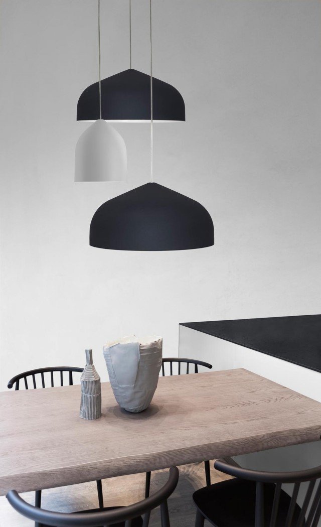 Odile di Lumen Center Italia è la sospensione con una delicata forma a campana realizzata in alluminio verniciato in quattro colori pastello matt; è disponibile in due formati. Misura Ø 20 x H 22 cm e Ø 43 x H 22 cm. Prezzo rispettivamente 180 euro e 238 euro. HYPERLINK "http://www.lumencenteritalia.com" www.lumencenteritalia.com Odile di Lumen Center Italia è la sospensione con una delicata forma a campana realizzata in alluminio verniciato in quattro colori pastello matt; è disponibile in due formati. Misura Ø 20 x H 22 cm e Ø 43 x H 22 cm. Prezzo rispettivamente 180 euro e 238 euro. HYPERLINK "http://www.lumencenteritalia.com" www.lumencenteritalia.com