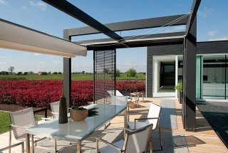 pergola Laria è in legno lamellare di abete impregnato con sistema Protekt ™ pircher pergola Laria è in legno lamellare di abete impregnato con sistema Protekt ™ pircher