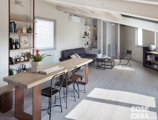 soggiorno di sottotetto ristrutturato con materiali bio soggiorno di sottotetto ristrutturato con materiali bio