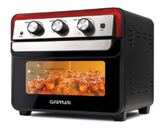 Multifunzione, Friggisano 22L di G3 Ferrari in vendita su Amazon.it è una friggitrice ad aria ed un forno elettrico che può tostare, gratinare, cuocere al forno, arrostire, scongelare, essiccare e riscaldare qualsiasi alimento. Ha 6 funzioni di cottura, ventola, luce interna e offre la possibilità di effettuare cotture multiple fino a 3 livelli, per risparmiare tempo ed energia. Capiente 22 litri, ha potenza di 1.700 watt. Misura L 40,5 x P 37,5 x H 35 cm. Prezzo 139,99 euro. www.amazon.it Multifunzione, Friggisano 22L di G3 Ferrari in vendita su Amazon.it è una friggitrice ad aria ed un forno elettrico che può tostare, gratinare, cuocere al forno, arrostire, scongelare, essiccare e riscaldare qualsiasi alimento. Ha 6 funzioni di cottura, ventola, luce interna e offre la possibilità di effettuare cotture multiple fino a 3 livelli, per risparmiare tempo ed energia. Capiente 22 litri, ha potenza di 1.700 watt. Misura L 40,5 x P 37,5 x H 35 cm. Prezzo 139,99 euro. www.amazon.it