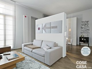 soggiorno della casa con divano e quinta soggiorno della casa con divano e quinta