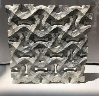 Parete divisoria Traccia di Raffaello Galiotto (2009), per Lithos Design alla mostra 50 Years of Living Marble Parete divisoria Traccia di Raffaello Galiotto (2009), per Lithos Design alla mostra 50 Years of Living Marble