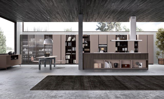 cucine con vetrina, cappa e isola con vani a giorno Segno di Comprex cucine con vetrina, cappa e isola con vani a giorno Segno di Comprex