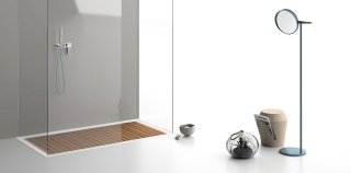 piatto doccia a filo pavimento base in Corian® e doghe in teak Doga di Planit piatto doccia a filo pavimento base in Corian® e doghe in teak Doga di Planit