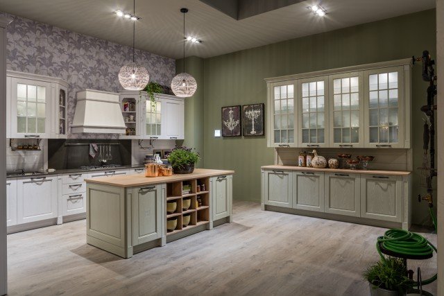 cucina con vetrina classica chic Virginia di Stosa Cucine cucina con vetrina classica chic Virginia di Stosa Cucine