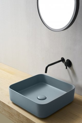 lavabo della collezione Shui Comfort di Cielo con uno spessore di soli 5 mm in Extrà ceramic lavabo della collezione Shui Comfort di Cielo con uno spessore di soli 5 mm in Extrà ceramic