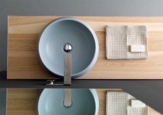 lavabo da appoggio Tulip small di Alice Ceramica azzurro da piano o parete lavabo da appoggio Tulip small di Alice Ceramica azzurro da piano o parete