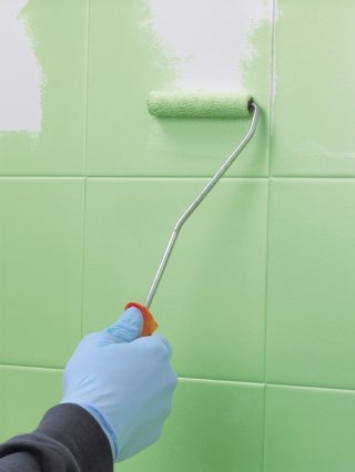 Resina epossidica all’acqua SottoSopra di Gapi Paints. Prodotto “Colore per interni” 0,250 litri, prezzo 23,00 (fondo da tinteggiare con il pigmento ): “Pareti e mobili” 0,250 litri, prezzo 30,50 (finitura trasparente nell’aspetto a scelta opaco lucido o satinato). Resina epossidica all’acqua SottoSopra di Gapi Paints. Prodotto “Colore per interni” 0,250 litri, prezzo 23,00 (fondo da tinteggiare con il pigmento ): “Pareti e mobili” 0,250 litri, prezzo 30,50 (finitura trasparente nell’aspetto a scelta opaco lucido o satinato).