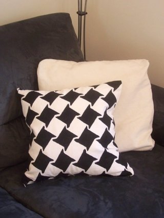 CUSCINO STENCIL Foto 7 bis CUSCINO STENCIL Foto 7 bis