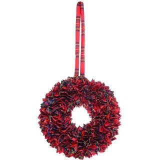 n. 10 - Servono 1,5 metri di tessuto di lana Stewart Royal per la ghirlanda di ScotlandShop. Da appendere alla porta di casa per Natale ma: anche dopo avrà il suo perché Prezzo 115 euro. www.scotlandshop.com n. 10 - Servono 1,5 metri di tessuto di lana Stewart Royal per la ghirlanda di ScotlandShop. Da appendere alla porta di casa per Natale ma: anche dopo avrà il suo perché Prezzo 115 euro. www.scotlandshop.com