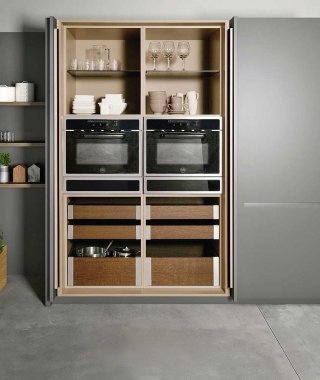 colonne ad ante rientranti modello Extra di Doimo Cucine grigio colonne ad ante rientranti modello Extra di Doimo Cucine grigio