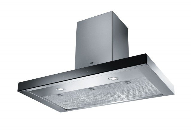 La cappa Crystal Black FCR 925 TC HE BK C di Franke è in acciaio inox e cristallo nero e è regolabile su 3 velocità + intensiva. Larga 60 cm, è filtrante. Prezzo 1012,60 euro. www.franke.it La cappa Crystal Black FCR 925 TC HE BK C di Franke è in acciaio inox e cristallo nero e è regolabile su 3 velocità + intensiva. Larga 60 cm, è filtrante. Prezzo 1012,60 euro. www.franke.it