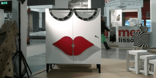 Da Artigiano in Fiera, madia pop e letto a scomparsa