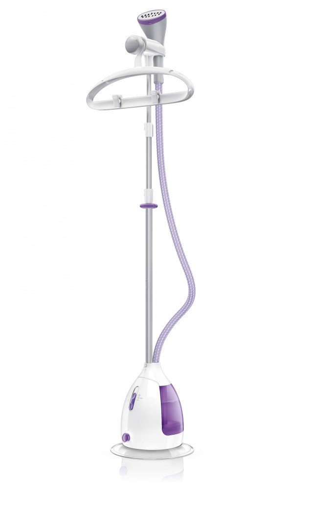 A vapore ClearTouch GC536/35 di Philips assicura una rimozione delle pieghe rapida ed efficace. L’asta è estendibile fino a 180 cm, è regolabile su tre impostazioni di vapore e si può usare anche sui tessuti delicati come seta e velluto. Ha serbatoio estraibile da 1,2 litri e potenza di 2.000 watt. Prezzo 199,99 euro. www.philips.it A vapore ClearTouch GC536/35 di Philips assicura una rimozione delle pieghe rapida ed efficace. L’asta è estendibile fino a 180 cm, è regolabile su tre impostazioni di vapore e si può usare anche sui tessuti delicati come seta e velluto. Ha serbatoio estraibile da 1,2 litri e potenza di 2.000 watt. Prezzo 199,99 euro. www.philips.it