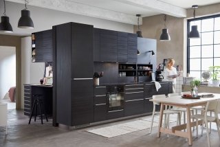 cucina componibile in lamina melaminica effetto legno nero Metod/Tingsryd di Ikea cucina componibile in lamina melaminica effetto legno nero Metod/Tingsryd di Ikea
