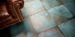 Effetto metallo per rivestimenti e pavimenti in piastrelle