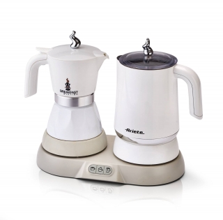 Con la Breakfast Station di Ariete che comprende una moka elettrica e il bricco multifunzione si possono preparare tante bevande diverse come caffè, latte caldo, caffellatte, cappuccino, mokaccino, menta latte, tè e tisane, in pochi minuti. La moka elettrica offre il vantaggio di non far fuoriuscire il caffè una volta terminata l'estrazione e di mantenerlo in caldo per mezz'ora. Prezzo 99,90 euro. www.ariete.net