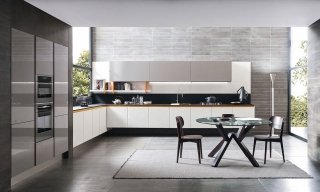 cucina con ante in laccato tonalità bianco e grigio chiaro Charme 37 di Febal Casa cucina con ante in laccato tonalità bianco e grigio chiaro Charme 37 di Febal Casa