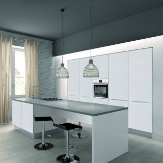 cucina con isola con bancone snack e una grande armadiatura a parete Delinia TNT di Leroy Merlin cucina con isola con bancone snack e una grande armadiatura a parete Delinia TNT di Leroy Merlin
