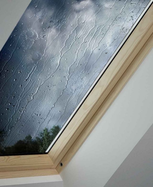 finestra in legno con tripla protezione GGL Velux finestra in legno con tripla protezione GGL Velux