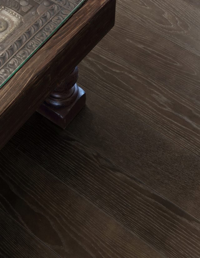 finitura scura molto calda per parquet Rovere Select di Cadorin Nespolo finitura scura molto calda per parquet Rovere Select di Cadorin Nespolo