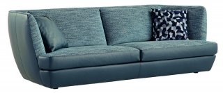 Nonostante le dimensioni, risulta compatto l’imbottito che mixa pelle (vacchetta fiore rettificata e pigmentata) e tessuto. Può essere completato da pouf e cuscini decorativi. Belize di Roche Bobois nella misura L 210 x P 102 x H 78 cm costa 3.350 euro. Nonostante le dimensioni, risulta compatto l’imbottito che mixa pelle (vacchetta fiore rettificata e pigmentata) e tessuto. Può essere completato da pouf e cuscini decorativi. Belize di Roche Bobois nella misura L 210 x P 102 x H 78 cm costa 3.350 euro.