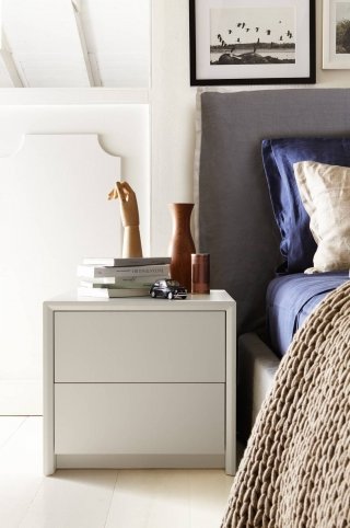 comodino Password di Calligaris in legno laccato bianco con due cassetti senza maniglie comodino Password di Calligaris in legno laccato bianco con due cassetti senza maniglie
