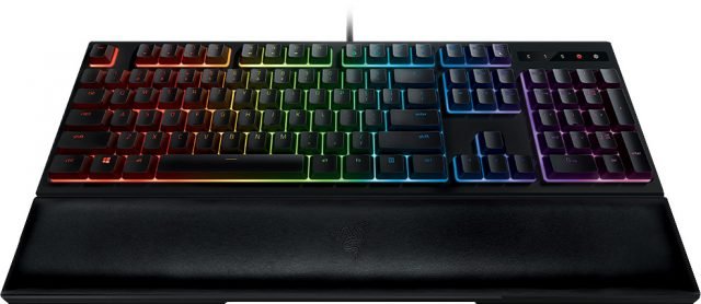 Razer Ornata Chroma è la prima tastiera Mecha-Membrane al mondo. Progettata per associare i tratti più desiderabili delle tastiere membrane rubber dome con i vantaggi della tecnologia delle tastiere meccaniche, la tastiera Razer Ornata Chroma è caratterizzata dalla rivoluzionaria tecnologia Razer Mecha-Membrane, che assicura sia un tocco morbido, sia una sensazione tattile e decisa con ogni clic. Offre inoltre tasti illuminati in modo individuale basati sulla tecnologia Razer Chroma, che permette la personalizzazione dell’illuminazione e la sua sincronizzazione tra device. Si possono scegliere tra 16,8 milioni di opzioni di colore e tra molteplici effetti. Prezzo: 109,99 euro. www.razerzone.com Razer Ornata Chroma è la prima tastiera Mecha-Membrane al mondo. Progettata per associare i tratti più desiderabili delle tastiere membrane rubber dome con i vantaggi della tecnologia delle tastiere meccaniche, la tastiera Razer Ornata Chroma è caratterizzata dalla rivoluzionaria tecnologia Razer Mecha-Membrane, che assicura sia un tocco morbido, sia una sensazione tattile e decisa con ogni clic. Offre inoltre tasti illuminati in modo individuale basati sulla tecnologia Razer Chroma, che permette la personalizzazione dell’illuminazione e la sua sincronizzazione tra device. Si possono scegliere tra 16,8 milioni di opzioni di colore e tra molteplici effetti. Prezzo: 109,99 euro. www.razerzone.com