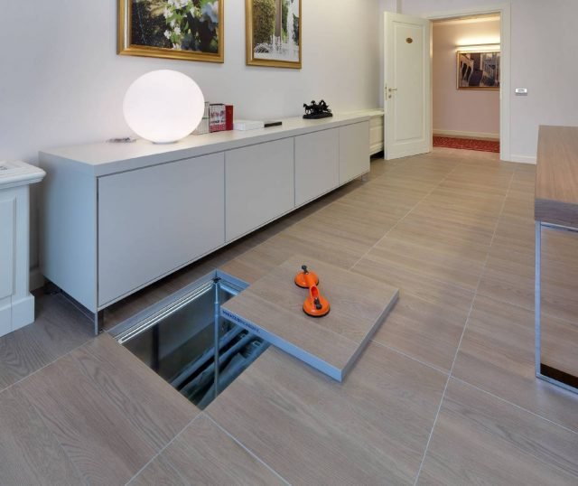 Pavimento sopraelevato di Marazzi Engineering Pavimento sopraelevato di Marazzi Engineering