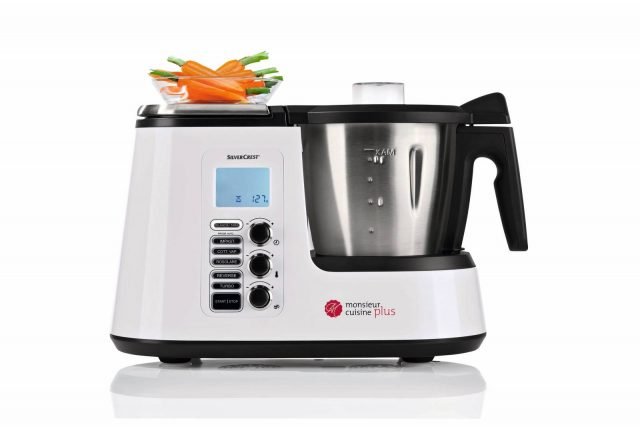 L'apparecchio è disponibile in due versioni: una più compatta
e l'altra più completa con inserto
per la cottura a vapore.● Monsieur Cuisine Plus di Silvercrest
Il nuovo modello, disponibile da novembre, comprende anche una bilancia integrata.
Con ciotola ha 2,2 litri, costa 229 euro
(nei punti vendita Lidl Italia). L'apparecchio è disponibile in due versioni: una più compatta
e l'altra più completa con inserto
per la cottura a vapore.● Monsieur Cuisine Plus di Silvercrest
Il nuovo modello, disponibile da novembre, comprende anche una bilancia integrata.
Con ciotola ha 2,2 litri, costa 229 euro
(nei punti vendita Lidl Italia).