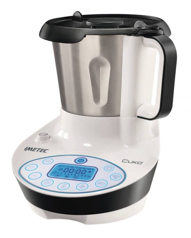 Tra i robot da cucina dotati della funzione di cottura è il più compatto e il meno ingombrante.● Cuko di Imetec
L'apparecchio dispone di una ciotola con capacità di 1,2 litri che risulta comunque
sufficiente anche nel caso di una preparazione per quattro persone.
Un occhio di riguardo per chi segue una dieta gluten-free: online
è disponibile un ricettario di oltre
50 ricette. Costa 299 euro. Tra i robot da cucina dotati della funzione di cottura è il più compatto e il meno ingombrante.● Cuko di Imetec
L'apparecchio dispone di una ciotola con capacità di 1,2 litri che risulta comunque
sufficiente anche nel caso di una preparazione per quattro persone.
Un occhio di riguardo per chi segue una dieta gluten-free: online
è disponibile un ricettario di oltre
50 ricette. Costa 299 euro.