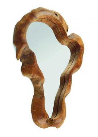 Le caratteristiche nodosità della radica si abbinano al profilo volutamente irregolare della cornice. È in radica di teak la cornice F-598 di Novità Home (www.novitahome.com) che misura 72 x 50 cm e costa 144 euro. Le caratteristiche nodosità della radica si abbinano al profilo volutamente irregolare della cornice. È in radica di teak la cornice F-598 di Novità Home (www.novitahome.com) che misura 72 x 50 cm e costa 144 euro.