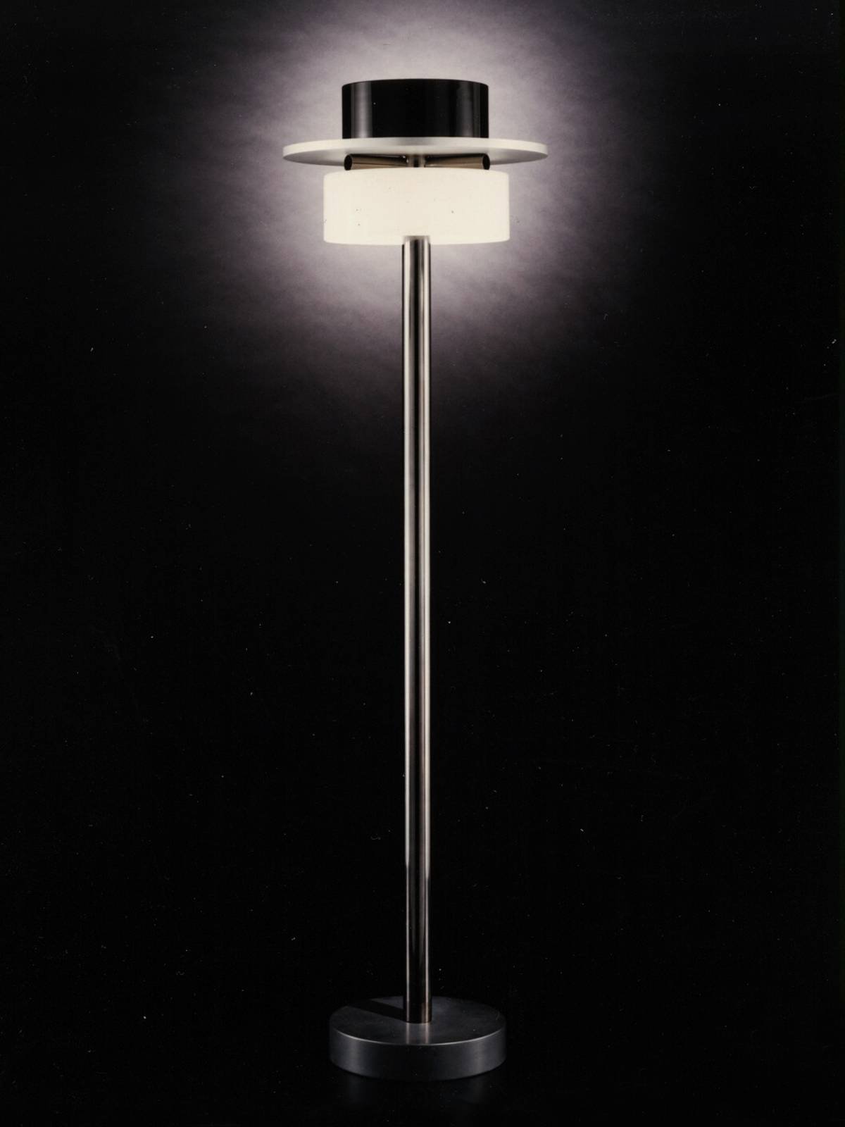 Lampade da terra a euroluce 2017: dai modelli firmati a quelli dal ... Piccoli modelli della terra