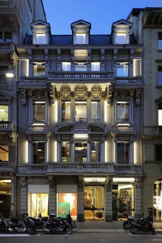 Appuntamento con lo showroom del design in via Durini: Salvioni Durini.