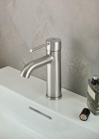 miscelatore monocomando Essence SuperSteel di Grohe in finitura satinata miscelatore monocomando Essence SuperSteel di Grohe in finitura satinata