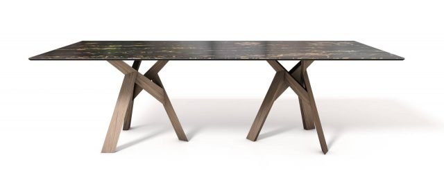 Jungle di Calligaris è il nuovo tavolo fisso con il doppio basamento formato da gambe a sezione triangolare che si incastrano e sono realizzate in legno massiccio di frassino nella finitura rovere scuro. Il piano rettangolare è in ceramica accoppiata vetro con un raffinato effetto marmo nero. www.calligaris.it Jungle di Calligaris è il nuovo tavolo fisso con il doppio basamento formato da gambe a sezione triangolare che si incastrano e sono realizzate in legno massiccio di frassino nella finitura rovere scuro. Il piano rettangolare è in ceramica accoppiata vetro con un raffinato effetto marmo nero. www.calligaris.it