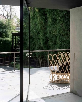 La Petal Arm Chair di Yakawama Rattan in mostra a Palazzo Litta. La Petal Arm Chair di Yakawama Rattan in mostra a Palazzo Litta.