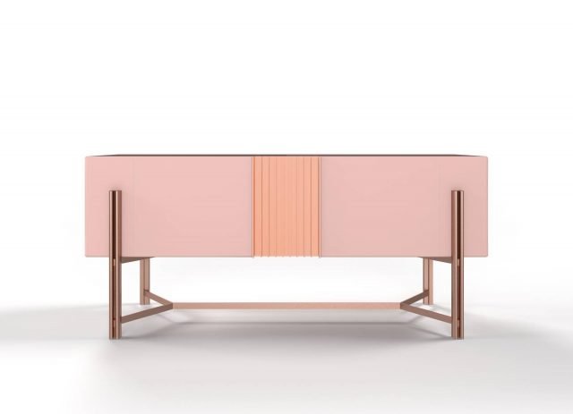 Optic di Softhouse è la nuova madia che si ispira all'arte degli anni Sessanta-Settanta: è resa speciale dalla struttura Rosa Satin e impreziosita dal dettaglio in Inox Rosa incastonato sul fronte. Esternamente è laccata in una tinta pastello, mentre internamente è rivestita in noce Canaletto Americano. Quattro gambe design in metallo la sollevano e la alleggeriscono. Misura L 180 x P 50 x H 80 cm. www.softhouse.pisa.it Optic di Softhouse è la nuova madia che si ispira all'arte degli anni Sessanta-Settanta: è resa speciale dalla struttura Rosa Satin e impreziosita dal dettaglio in Inox Rosa incastonato sul fronte. Esternamente è laccata in una tinta pastello, mentre internamente è rivestita in noce Canaletto Americano. Quattro gambe design in metallo la sollevano e la alleggeriscono. Misura L 180 x P 50 x H 80 cm. www.softhouse.pisa.it