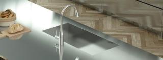 lavello inox con miscelatore ricurvo collezione Quadra SKQ 80 di Ilve lavello inox con miscelatore ricurvo collezione Quadra SKQ 80 di Ilve