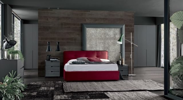 Cosmopolitan di Febal Casa è il letto con una testata importante rifinita con cordoncini e bottoni disponibili in tinta o in contrasto con il tessuto del rivestimento. I comodini e la cassettiera Giove della nuova collezione Premium Interior sono nella elegante finitura grigio FangoLux e Matt e sono caratterizzati da un originale sistema di apertura che si trasforma in un vero e proprio elemento decorativo. www.febalcasa.com Cosmopolitan di Febal Casa è il letto con una testata importante rifinita con cordoncini e bottoni disponibili in tinta o in contrasto con il tessuto del rivestimento. I comodini e la cassettiera Giove della nuova collezione Premium Interior sono nella elegante finitura grigio FangoLux e Matt e sono caratterizzati da un originale sistema di apertura che si trasforma in un vero e proprio elemento decorativo. www.febalcasa.com