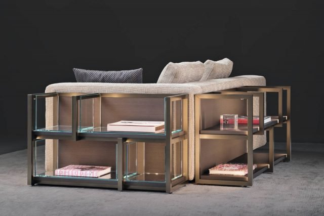 Fa parte della collezione Continuum di Natevo la nuova libreria bassa, design Matteo Nunziati, che può essere affiancata al retro del divano grazie all'altezza compatibile. La struttura è disponibile in due eleganti finiture, bronzata o gris sablé. Gli elementi separatori sono realizzati in vetro di forte spessore, i ripiani sono disponibili in tante finiture legno. Misura L 102 x P 40 x H 64 cm e L 135 x P 40 x H 64 cm. www.natevo.com Fa parte della collezione Continuum di Natevo la nuova libreria bassa, design Matteo Nunziati, che può essere affiancata al retro del divano grazie all'altezza compatibile. La struttura è disponibile in due eleganti finiture, bronzata o gris sablé. Gli elementi separatori sono realizzati in vetro di forte spessore, i ripiani sono disponibili in tante finiture legno. Misura L 102 x P 40 x H 64 cm e L 135 x P 40 x H 64 cm. www.natevo.com