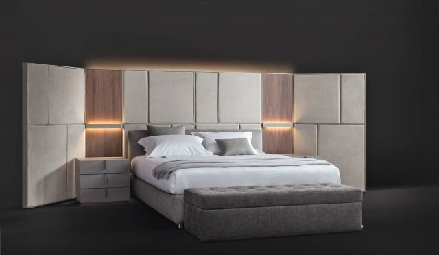 Destill di Natevo è la nuova parete retroletto, design Matteo Nunziati, formata da pannelli quadrati e rettangolari, con dimensioni diverse e delimitati da cornici in legno laccato bronzo o gris sablé, che garantisce un effetto boiserie. I pannelli sono rivestiti in tessuto, pelle o ecopelle sfoderabili tranne quelli posti ai lati del letto che sono in legno e che sono dotati di una luce a Led integrata. Misura L 504 x P 8 x H 170 cm. www.natevo.com Destill di Natevo è la nuova parete retroletto, design Matteo Nunziati, formata da pannelli quadrati e rettangolari, con dimensioni diverse e delimitati da cornici in legno laccato bronzo o gris sablé, che garantisce un effetto boiserie. I pannelli sono rivestiti in tessuto, pelle o ecopelle sfoderabili tranne quelli posti ai lati del letto che sono in legno e che sono dotati di una luce a Led integrata. Misura L 504 x P 8 x H 170 cm. www.natevo.com