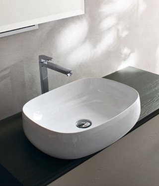 lavandino d’appoggio Prugna di Arcombagno di forma ovale in ceramica lucida bianca lavandino d’appoggio Prugna di Arcombagno di forma ovale in ceramica lucida bianca